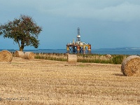 20131007 0051  Driling rigs at Cromarty Firth